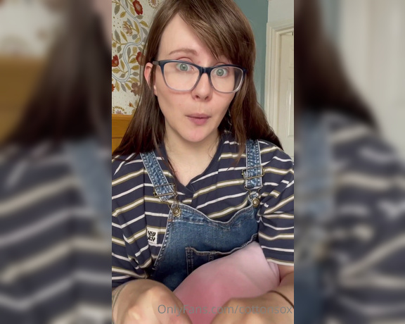 Alice CottonSox aka cottonsox OnlyFans Video - My selfie stick came and heres a vlog in which I ramble and do nothing sexy