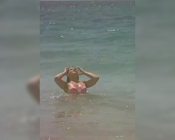 Desy Gato aka haulhub OnlyFans Video - I dont want summer to ever end