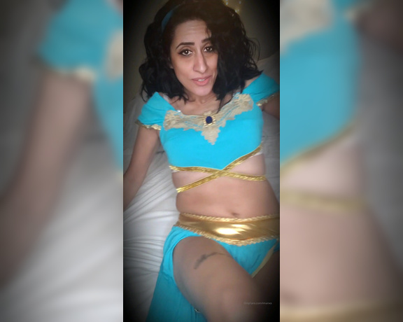 Imanxo aka imanxo OnlyFans Video - Princess Jasmine is about to indulge