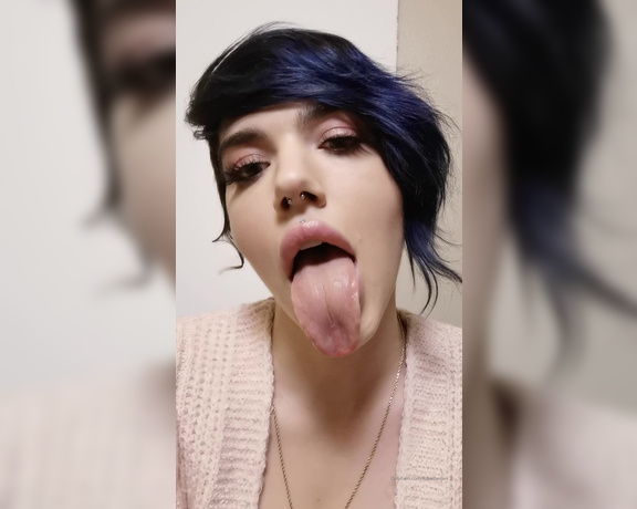 Lizbetheden - Thank yall for reaching my last tip goal! heres a longer tongue play video! if we rea Xy (09.01.2020)