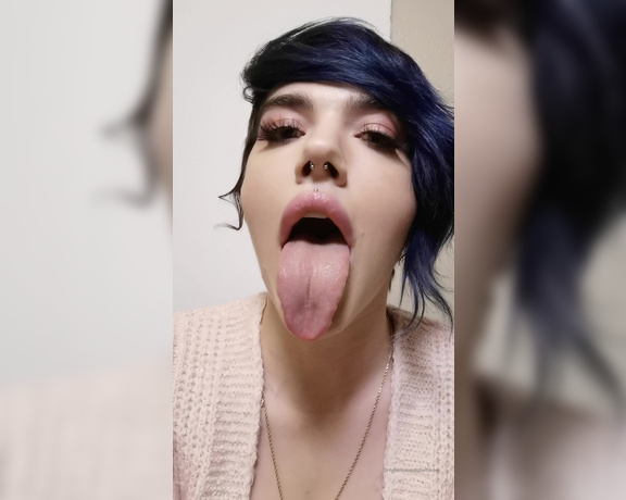 Lizbetheden - Thank yall for reaching my last tip goal! heres a longer tongue play video! if we rea Xy (09.01.2020)