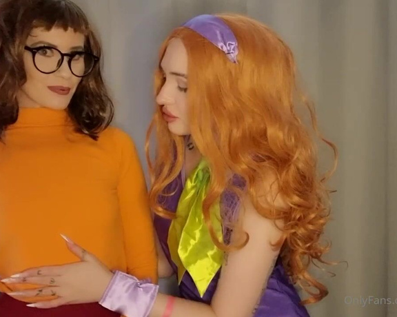 Kitty Marie aka kiittymarie OnlyFans Video - THE MYSTERY GANG FINDS A CLUE Velma and daphne are hard at work, as always