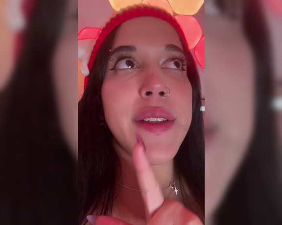 Vivi Tarantino aka vivitarantino OnlyFans Video - Envía un tip de 10 o más para set navideño  video regálame tus pajas esta