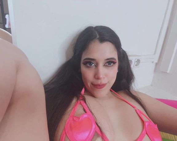 Vivi Tarantino aka vivitarantino OnlyFans Video - El only me anda mal y no puedo contestar casi mensajes  trato de leerlos a