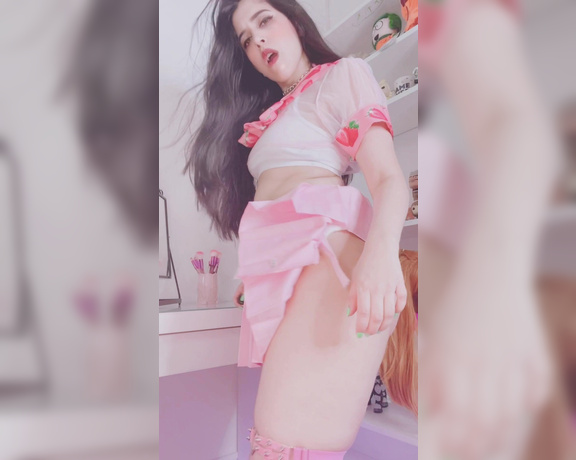 Vivi Tarantino aka vivitarantino OnlyFans Video - Después del cole  quieres ver más