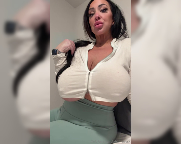 Kristine Kiss aka kristinekissx OnlyFans Video - Lets talk messages here, if you want to say hi thats great please do message me