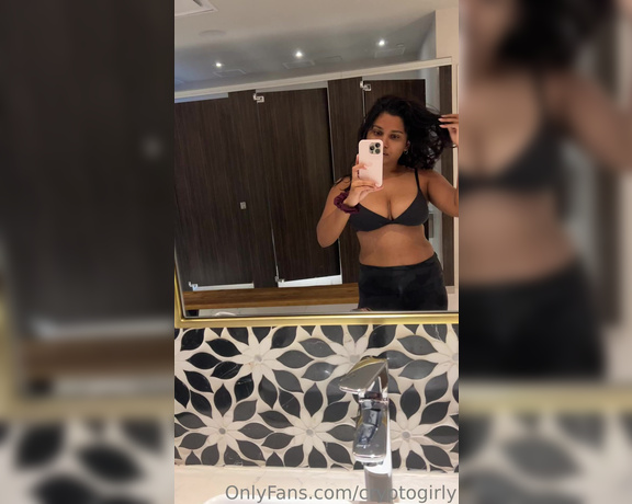 Zara Patel aka zarapatelxx OnlyFans Video - time to get my sweat on in the gym