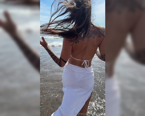 Eliza Sereno aka elizasereno OnlyFans Video - 02-09-2024 - If you saw me at the beach, would you come up to me and what would