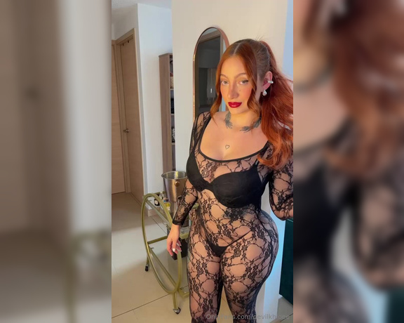 Natalia Valencia aka devilkhloee OnlyFans Video - 05-28-2024 - Im looking for you love