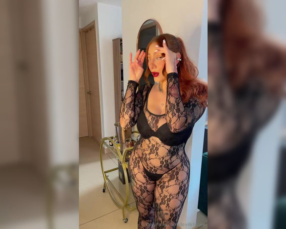 Natalia Valencia aka devilkhloee OnlyFans Video - 05-28-2024 - Im looking for you love