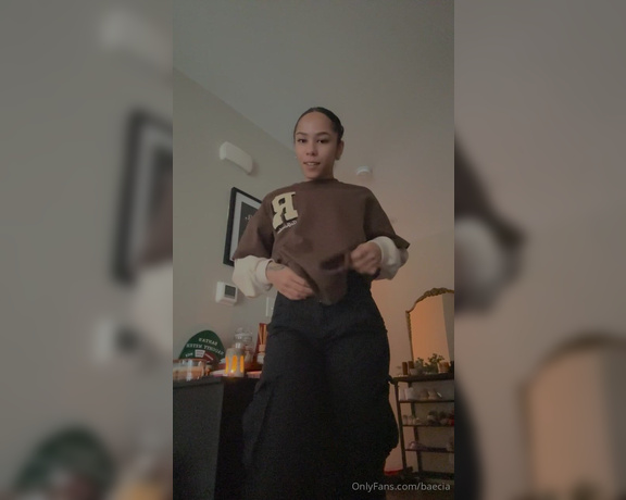 Baecia aka baecia OnlyFans Video - 01-06-2024 - showing you what im working with before i leave to run errands