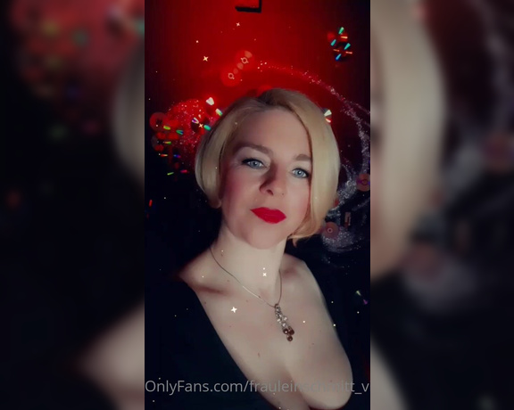 Fräulein Schmitt aka frauleinschmitt_vip OnlyFans Video - 03-10-2021 - Tits out Boys I need a new bra