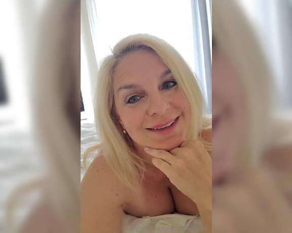 Fräulein Schmitt aka frauleinschmitt_vip OnlyFans Video - 09-04-2023 - Happy Monday