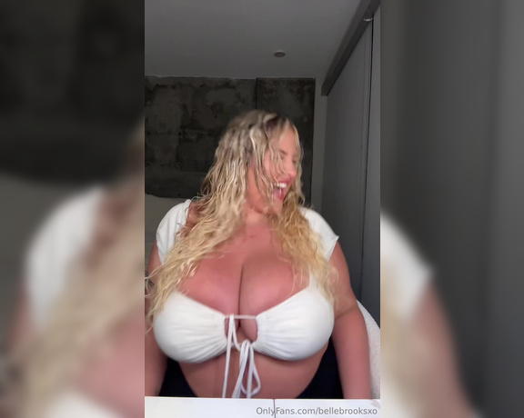 Belle Brooks aka bellebrooksxo OnlyFans Video - 04-21-2024 - Im rocking my curly hair look  Can you pull my hair the nice way, pls