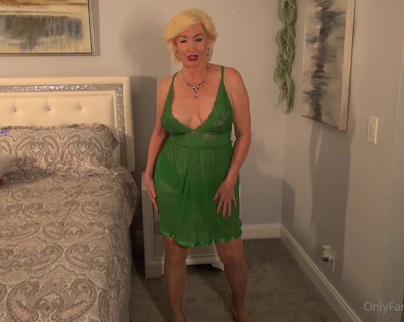 Seka Black aka xxxseka OnlyFans Video - 02-04-2023 - This solo cam is so slutty, dancing in my green silky nightie with stockings and heels