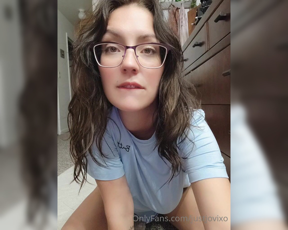 JustJoviXo aka justjovixo OnlyFans Video - 09-19-2021 - I often spend my Saturdays in my favorite sleep shirt and nothing underneath