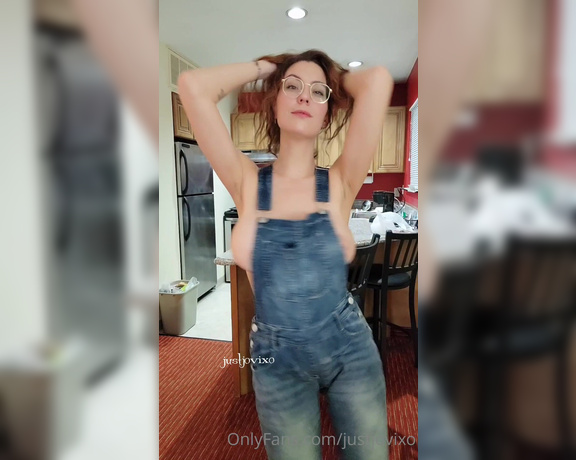 JustJoviXo aka justjovixo OnlyFans Video - 02-18-2023 - Wanna come dance around with me One of my favorite things to do