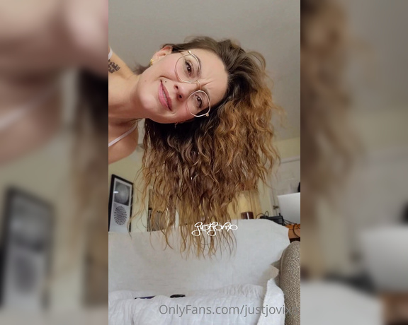 JustJoviXo aka justjovixo OnlyFans Video - 03-23-2023 - Sensual booty rub