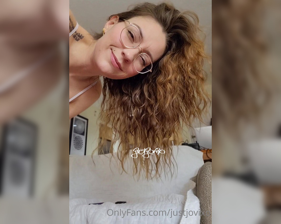 JustJoviXo aka justjovixo OnlyFans Video - 03-23-2023 - Sensual booty rub