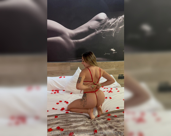 Anitamist21 aka lamamilechera OnlyFans Video - 06-15-2023 - Me desvistes papi