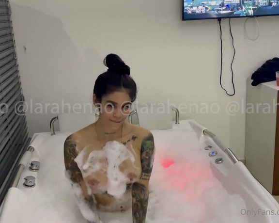 Lara Henao aka larahenao OnlyFans Video - 02-07-2022 - come with me to take a bath