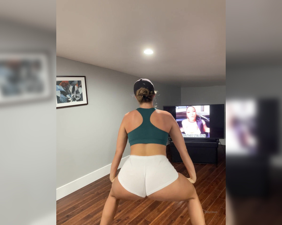 Duchess aka bigduchvip OnlyFans Video - 09-21-2021 - A lil bit of bodysuit amp A lot of booty shorts A whole damn movie for