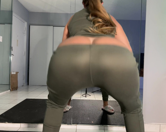 Duchess aka bigduchvip OnlyFans Video - 05-29-2023 - Who wants to get behind this Cali Girl