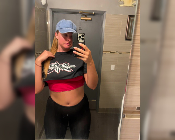 Duchess aka bigduchvip OnlyFans Video - 10-22-2022 - Being a Butt Slutt for you in the restaurant bathroom