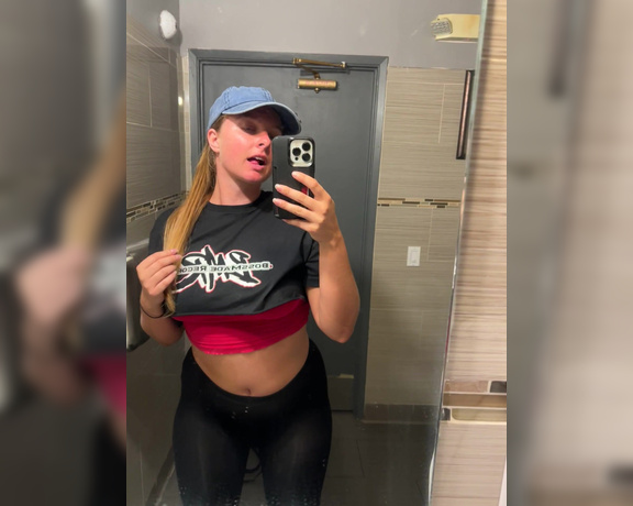 Duchess aka bigduchvip OnlyFans Video - 10-22-2022 - Being a Butt Slutt for you in the restaurant bathroom