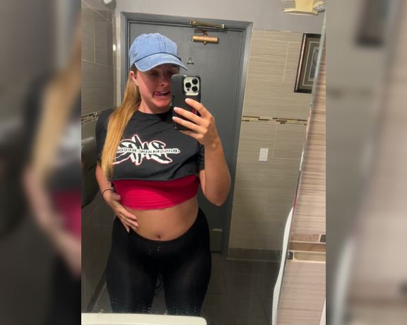 Duchess aka bigduchvip OnlyFans Video - 10-22-2022 - Being a Butt Slutt for you in the restaurant bathroom