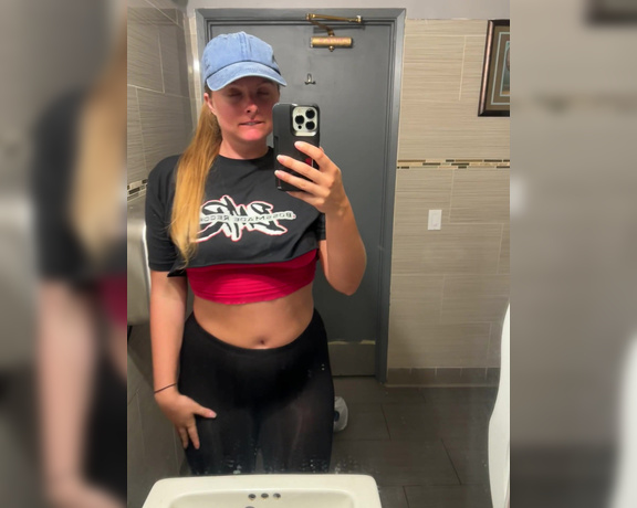 Duchess aka bigduchvip OnlyFans Video - 10-22-2022 - Being a Butt Slutt for you in the restaurant bathroom