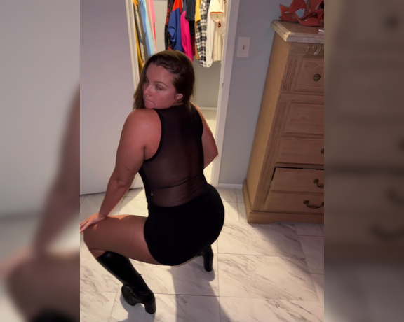 Duchess aka bigduchvip OnlyFans Video - 10-16-2023 - 1 pair of boots, 3 looks I told him sit down, I wanna put on a