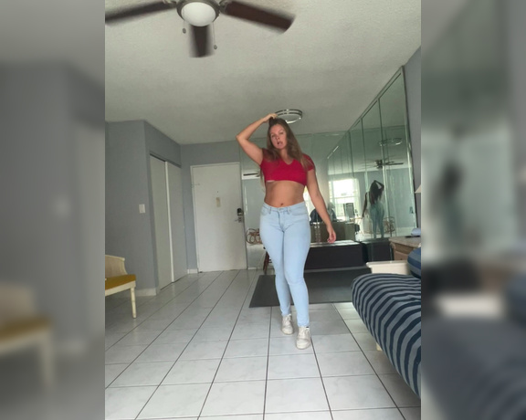 Duchess aka bigduchvip OnlyFans Video - 11-06-2023 - Just having a good time over here while perfectly filling out my jeans