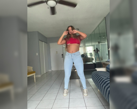 Duchess aka bigduchvip OnlyFans Video - 11-06-2023 - Just having a good time over here while perfectly filling out my jeans