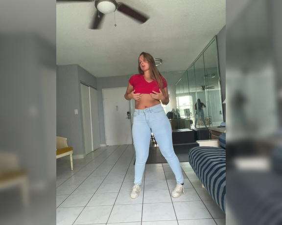 Duchess aka bigduchvip OnlyFans Video - 11-06-2023 - Just having a good time over here while perfectly filling out my jeans