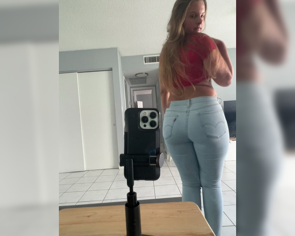 Duchess aka bigduchvip OnlyFans Video - 11-06-2023 - Just having a good time over here while perfectly filling out my jeans