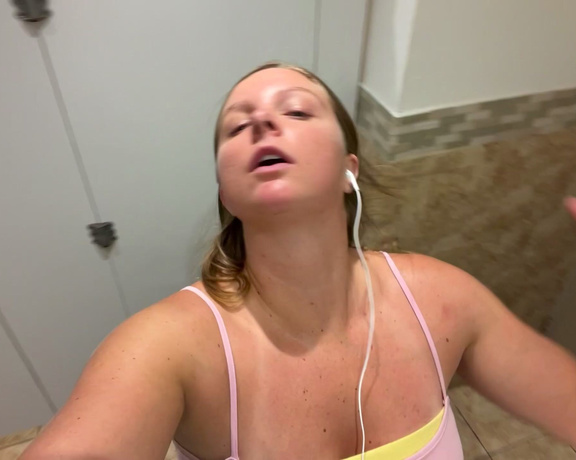 Duchess aka bigduchvip OnlyFans Video - 12-30-2023 - Takin my titties out in the bathroom by the pool cus Im cool