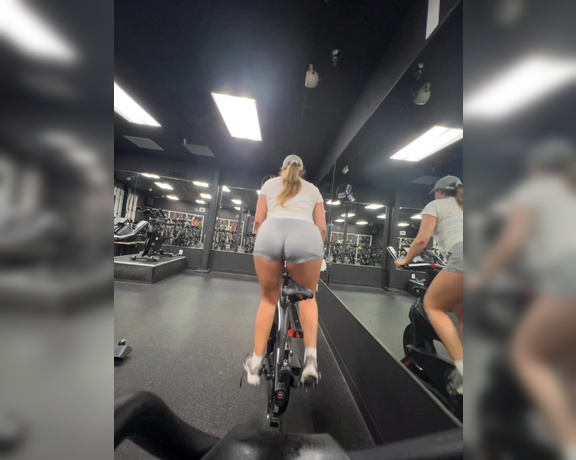 Duchess aka bigduchvip OnlyFans Video - 03-01-2024 - POV I hopped on the bike in front of you at the last minute for spin