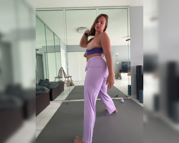 Duchess aka bigduchvip OnlyFans Video - 07-18-2024 - Pjs are lovely to shake ass in