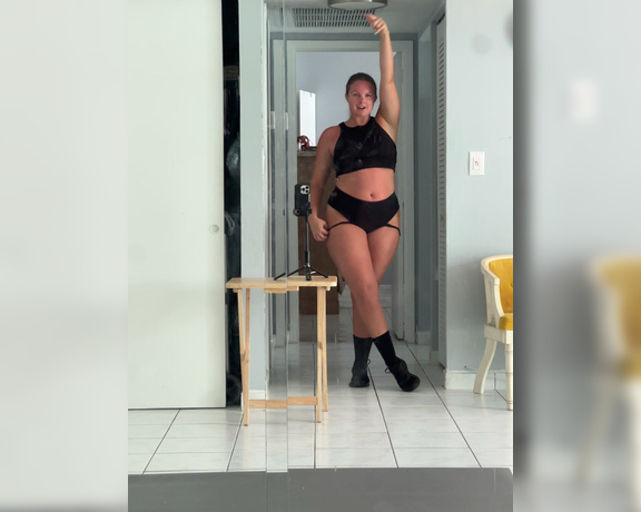 Duchess aka bigduchvip OnlyFans Video - 08-13-2024 - Feelin like a Gogo girl with a phatty rn