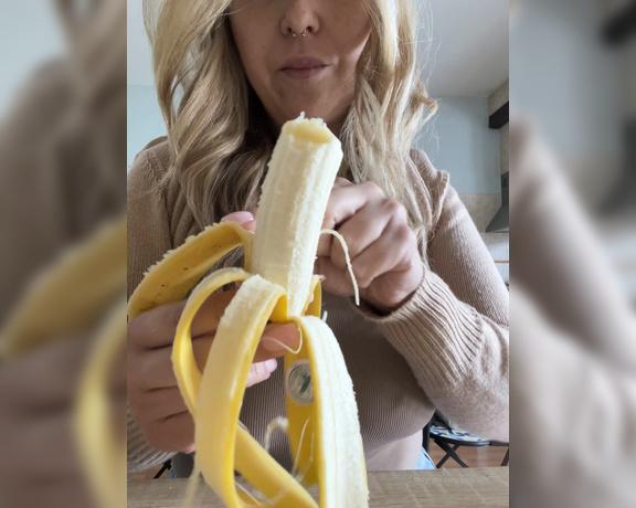 Giuls_Effe aka giuls_effe OnlyFans Video - 05-04-2023 - Il buongiorno arriva con ritardo  Nonna labbiamo sistemata, ora spuntino e si riparte per andare