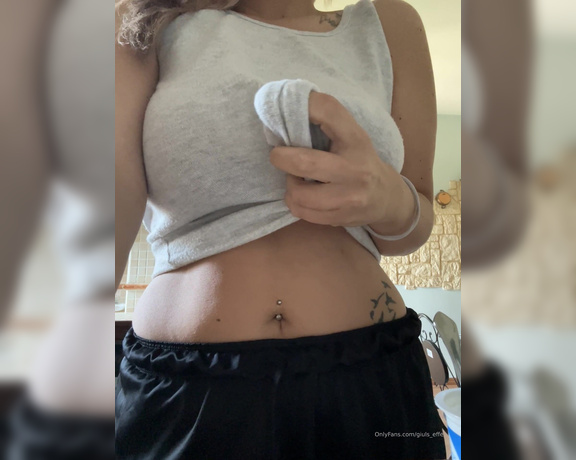 Giuls_Effe aka giuls_effe OnlyFans Video - 06-01-2023 - Mentre il vicino trapana  io vi insegno che lo yogurt a colazione e più buono