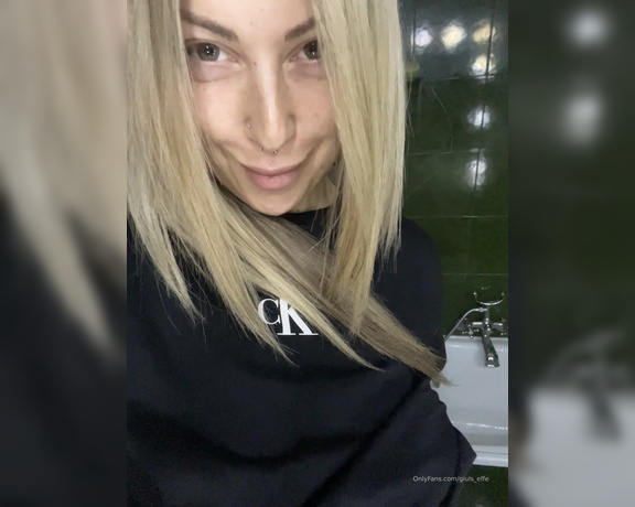 Giuls_Effe aka giuls_effe OnlyFans Video - 05-07-2023 - La buonanotte arriva nascosta sotto una t_shirt Calvin Klein