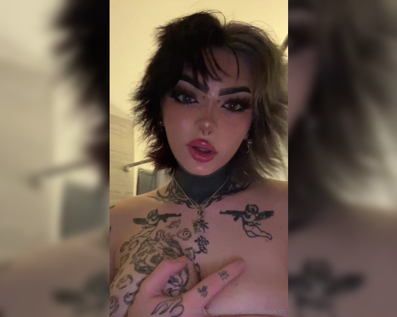 Asta aka comeovwhenursober OnlyFans Video - 10-08-2023 - shower toks