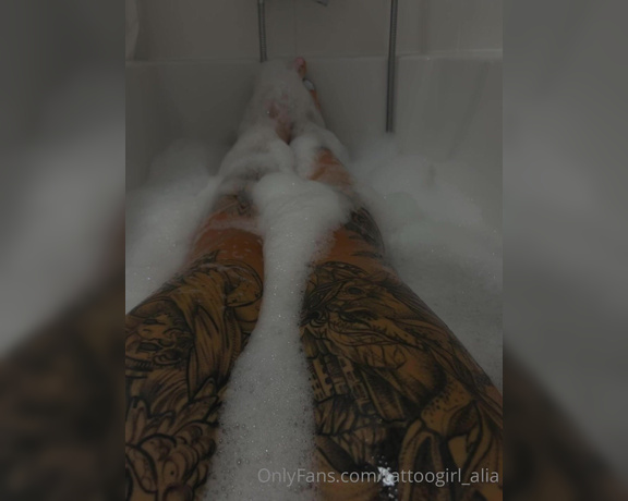 TattooGirlAlia aka tattoogirl_alia OnlyFans Video - 07-25-2022 - Rest at bath  and new manicure