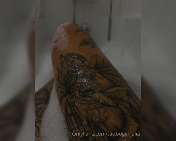 TattooGirlAlia aka tattoogirl_alia OnlyFans Video - 07-25-2022 - Rest at bath  and new manicure