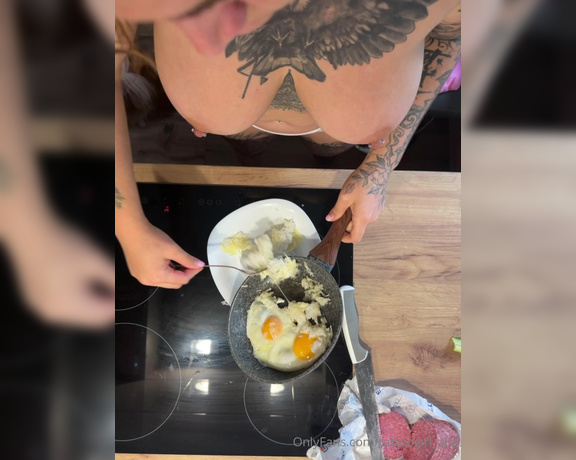 TattooGirlAlia aka tattoogirl_alia OnlyFans Video - 09-03-2024 - Good morning Have a nice breakfast