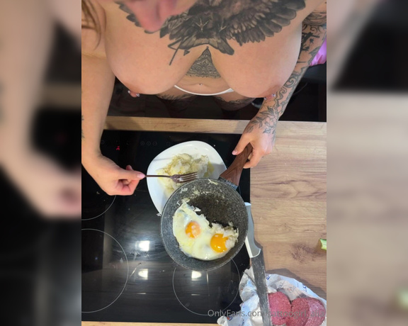 TattooGirlAlia aka tattoogirl_alia OnlyFans Video - 09-03-2024 - Good morning Have a nice breakfast