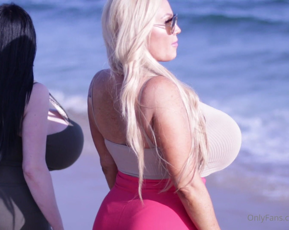 Allegra Cole aka allegracoleworld OnlyFans Video - 06-12-2020 - This was the first time Foxy had been to the ocean