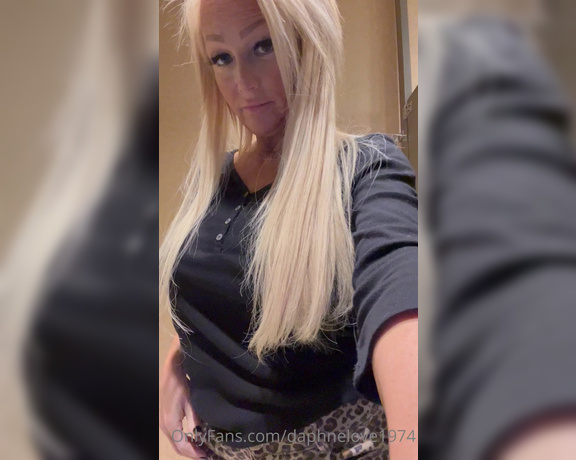 Daphne Love aka daphnelove1974 OnlyFans Video - 03-10-2022 - Feeling naughty at my boring day job